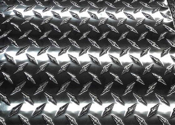 Китай Плита диаманта алюминия 3003 выскальзывания устойчивая легкая изготовляет для трейлеров поставщик