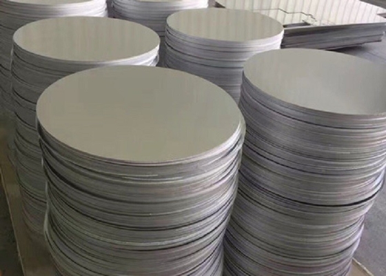 Китай Диск 1100 алюминиевый круглый, пробелы низкой плотности 1050 круга заливки формы алюминиевые поставщик