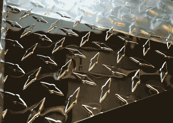 Китай Лист плиты контролера алюминиевой плиты проступи диаманта 5086 алюминиевый для мостков поставщик