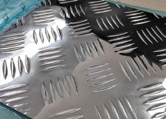 Китай Лист 3003 сияющей отделки до блеска алюминиевый плита проступи 5 Адвокатур алюминиевая поставщик