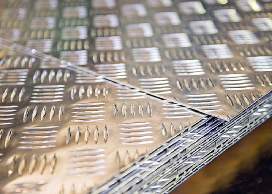 Китай Алюминиевый диамант Treadplates контролера 1050 H14 поднял плиты 1.5X1250X2500 поставщик